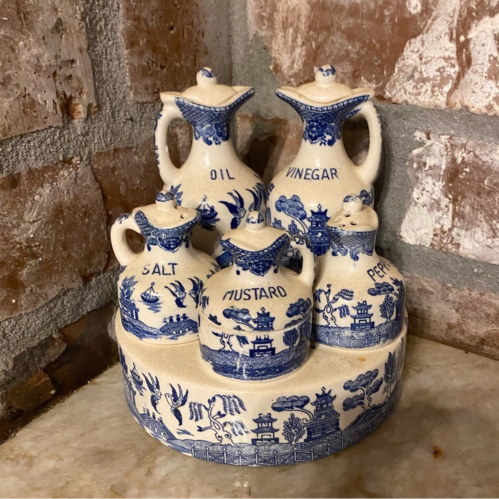 COPY - Blue willow oil and vinegar set